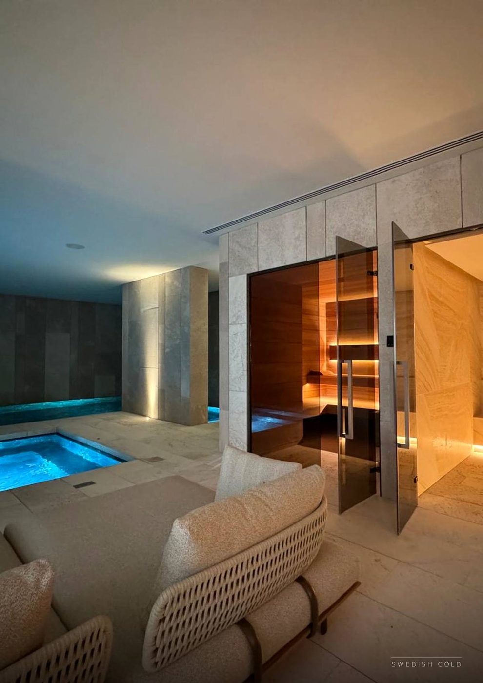 Recovery lounge med pool, isbad och bastu